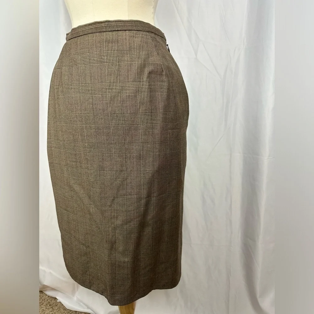 New Dolce & Gabbana Brown Wool Skirt with Pleated Back Sz 40